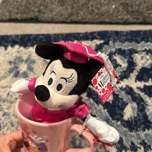 Minnie Graduation Mug - Picture 2 of 3